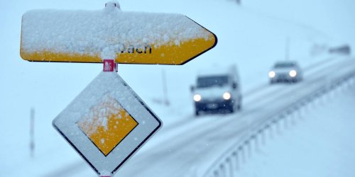 Wetter: Schneefälle am Montag möglich: Glatteisgefahr im Bergland