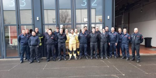 Feuerwehr Dinslaken: FW Dinslaken: Maschinisten-Ausbildung und Truppführer-Fortbildung erfolgreich beendet.