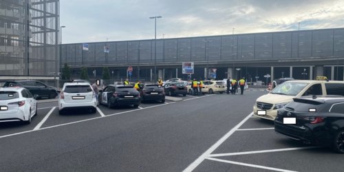 Hauptzollamt Potsdam: HZA-P: Zoll prüft Taxi- und Mietwagenbranche / Unstimmigkeiten bei jeder zweiten Prüfung