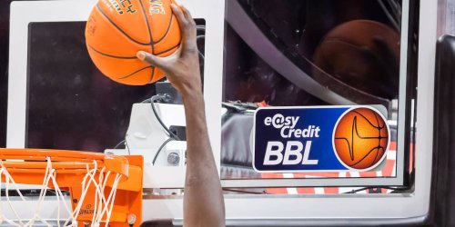 Basketball: Towers verpassen Überraschung in Bonn - Saisonaus für Davis