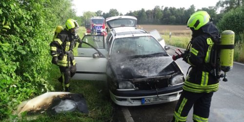 Freiwillige Feuerwehr Reichenau: FW Reichenau: Brennendes Fahrzeug schnell gelöscht, 30.05.2023