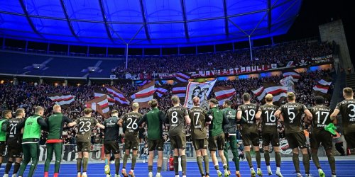 „Überragend“: St. Paulis Rekordkulisse in Berlin überfordert sogar die Kontrolleure