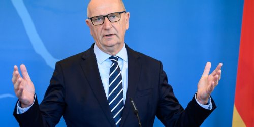 Ministerpräsident: Woidke: Auslastung der PCK-Raffinerie erhöht