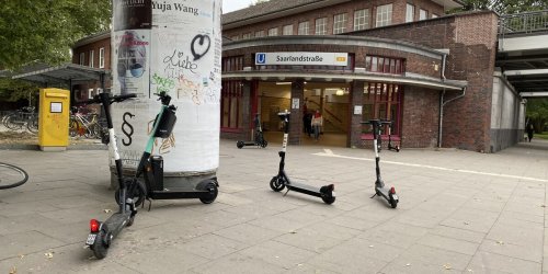 Hamburg: Ärger um feste Parkplätze für E-Scooter