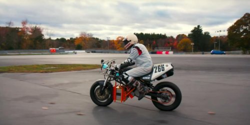 Elite-Studenten bauen Wasserstoff-Motorrad: Die Leistung ist absolut lächerlich
