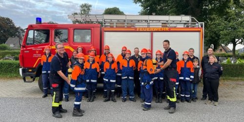 Freiwillige Feuerwehr Kalkar: Feuerwehr Kalkar: Atemschutzattrappen für die Jugendfeuerwehr Kalkar