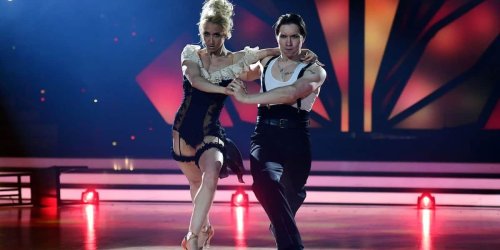 Die große Profi-Challenge: Schock bei „Let's Dance“: Übler Sturz von Kathrin Menzinger bei Hebefigur mit Evgeny Vinokurov