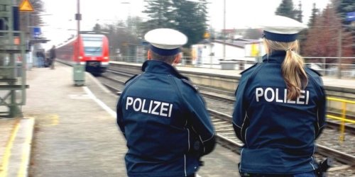 Bundespolizeidirektion München: Bundespolizeidirektion München: Schnellbremsung - Streit um 9-Euro-Ticket