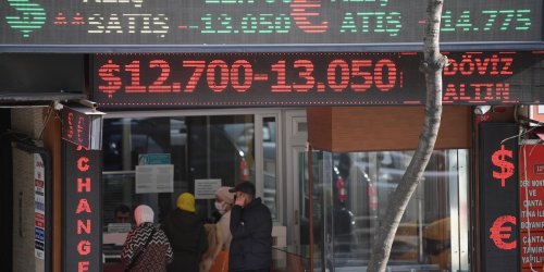 Nach nur einem Jahr: Erdogan heizt den Lira-Wahnsinn weiter an - und tauscht den Finanzminister aus