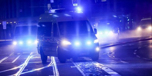 Hamburg: Fußgänger von Auto angefahren und schwer verletzt
