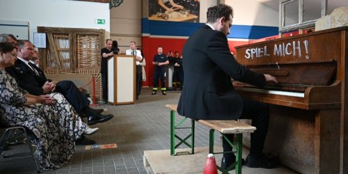 Uraufführung im Feuerwehr-Museum: "Klavier von Ahrweiler" gibt Hoffnung in tiefster Verzweiflung
