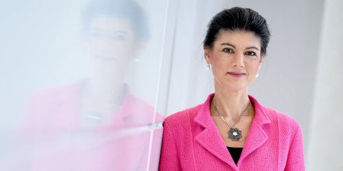 Debatte: Contra Impfpflicht: Sahra Wagenknecht: "Deutsche Politik hat sich bei der Impfpflicht verrannt"