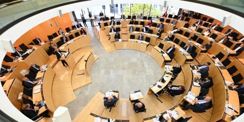Hessen-Wahl im Liveticker: Linke wirft CDU im Umgang mit Hanau-Attentat „schäbiges Wahlkampfmanöver“ vor