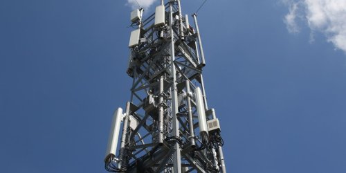 Telekommunikation: Milliardenschwere Mobilfunk-Auktion: Behörde erwägt Änderung