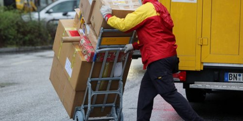 DHL-Sendungen kamen leer an – Durchsuchung bei Paketboten