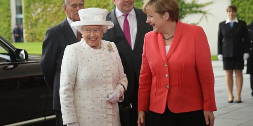 Wegen Queen Elizabeth II.: Angela Merkel entpuppt sich als „The Crown“-Fan