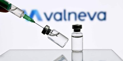 Erste Standardzulassung: Valneva-Vakzin in der EU zugelassen: Was der Totimpstoff kann und wer ihn bekommen soll