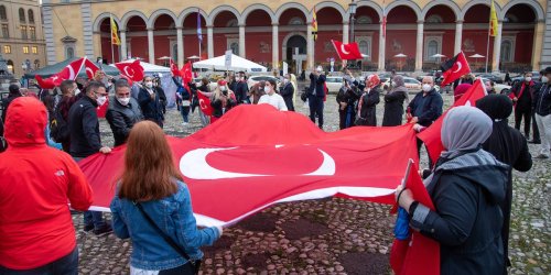 Erdogans Truppe: Türkische Nationalisten besuchen Münchner Altenwohnheim, Stadt besorgt