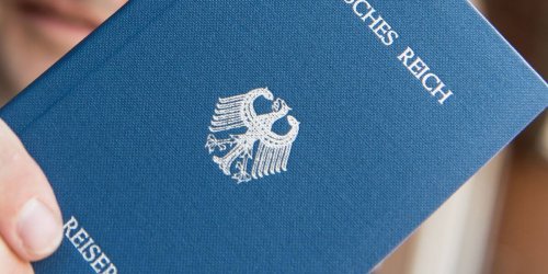 Ermittlungen: Reichsbürgerszene: Festnahmen in Sachsen und Thüringen