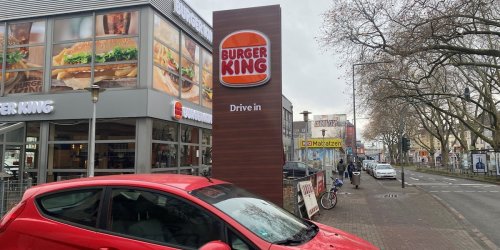 „Ein Fahrt“: Köln schmunzelt über peinlichen Fehler auf „Burger-King“-Schild