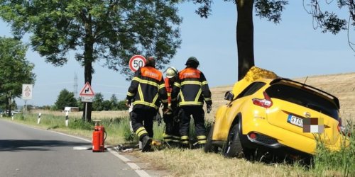 Polizeiinspektion Stade: POL-STD: 32-jährige Autofahrerin bei Unfall im Alten Land verletzt
