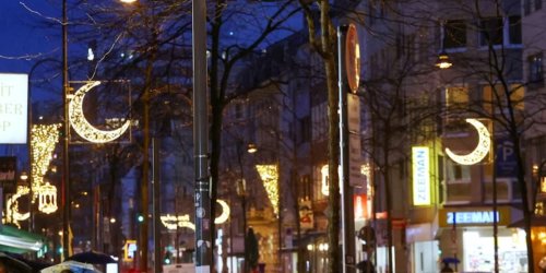 „Mir wird richtig schlecht“: Kölner lebt in muslimischem Land, Debatte um Ramadan-Lichter macht ihn wütend