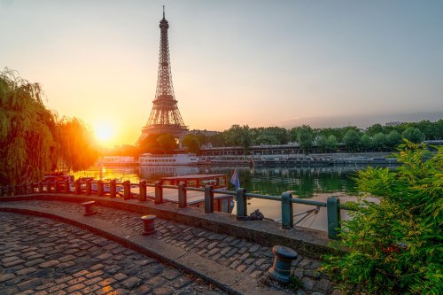 The 12 Best Places to See the Eiffel Tower Without the Crowds
