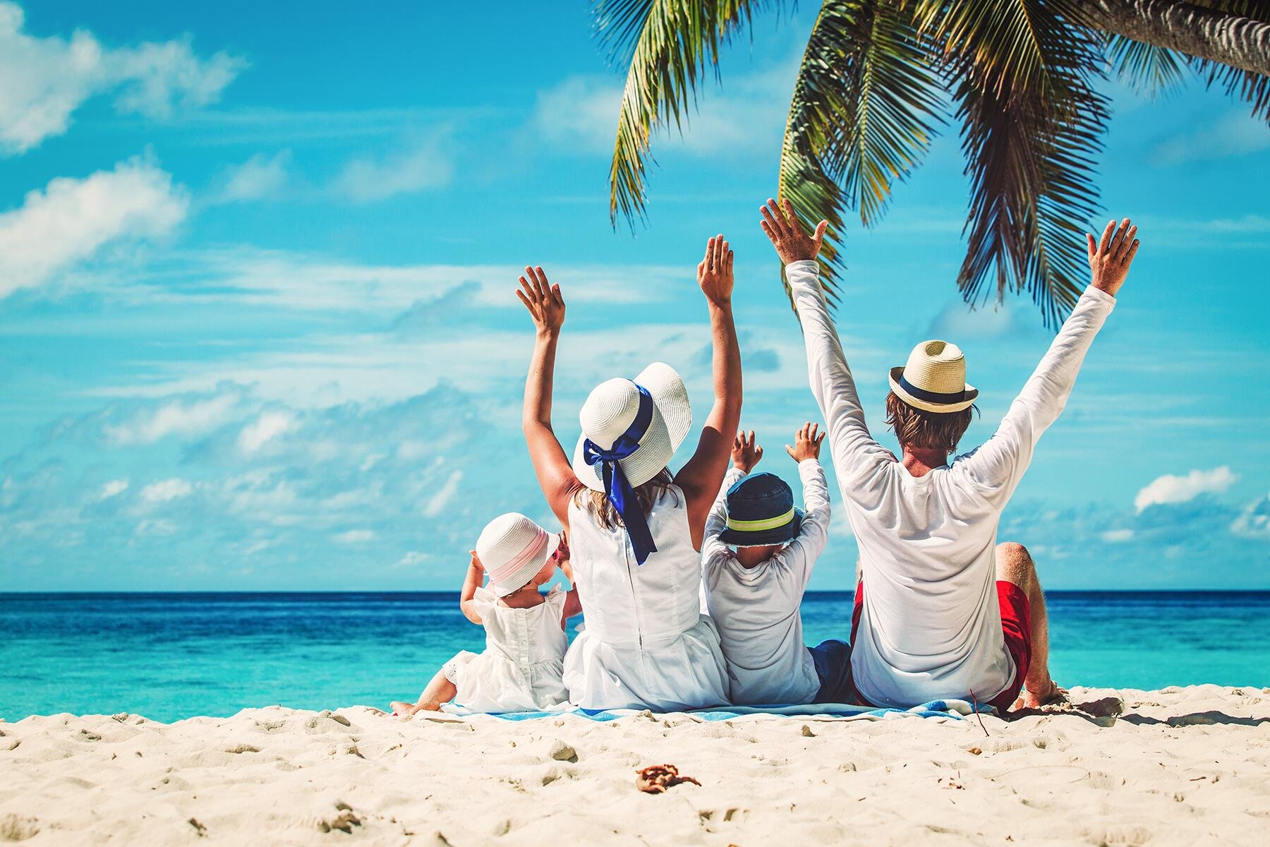 Family Therapist Explains: How to Avoid Fighting on Your Family Vacation