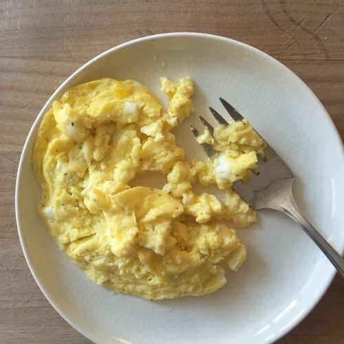 1-Minute Microwaved Scrambled Eggs? Yes, You Can