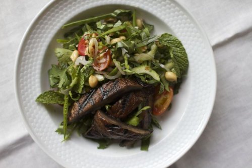 Thai Portobello Salad with Herbs and Snow Peas