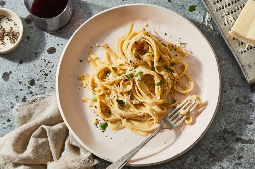 The Best Alfredo &amp; 6 Other Recipes We’re Cooking This Week