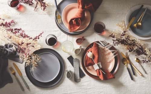 15-Minute Thanksgiving Table Settings That Prove Less Is More