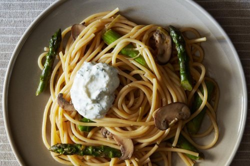 Lemony Asparagus Pasta with Mushrooms & Herbed Ricotta