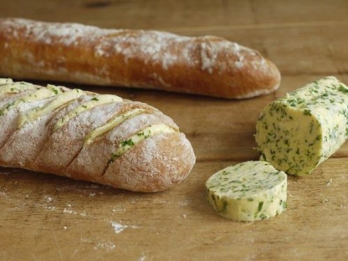 How to Make Garlic Bread from Scratch