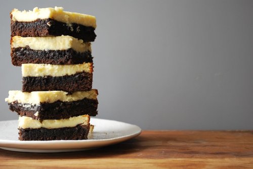 Cheesecake Meets Brownie, Falls in Love