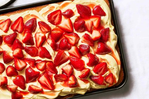 21 Sweet and Tangy Strawberry Cake Recipes