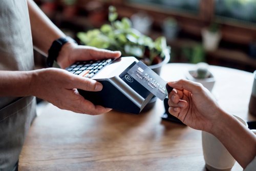 This One Subtle Thing Is a Dead Giveaway That You're Going to Be a Bad Tipper