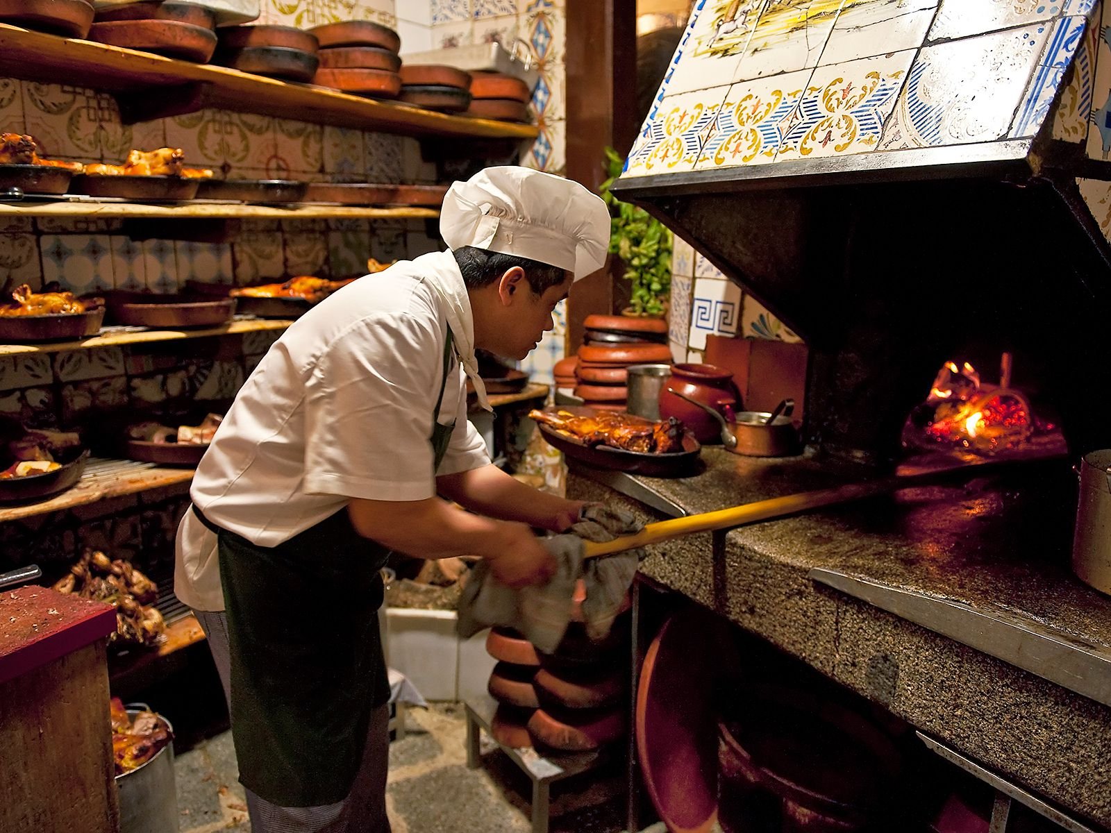 At the World's Oldest Restaurant, the Fire Has Been Burning Since 1725