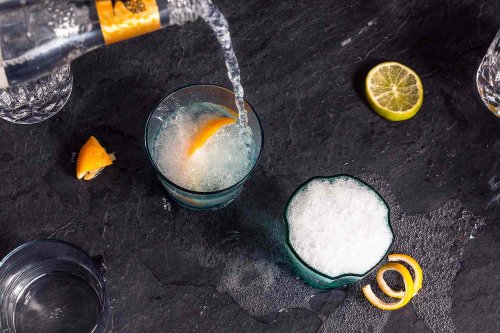 What's the Difference Between Tonic Water and Soda Water?