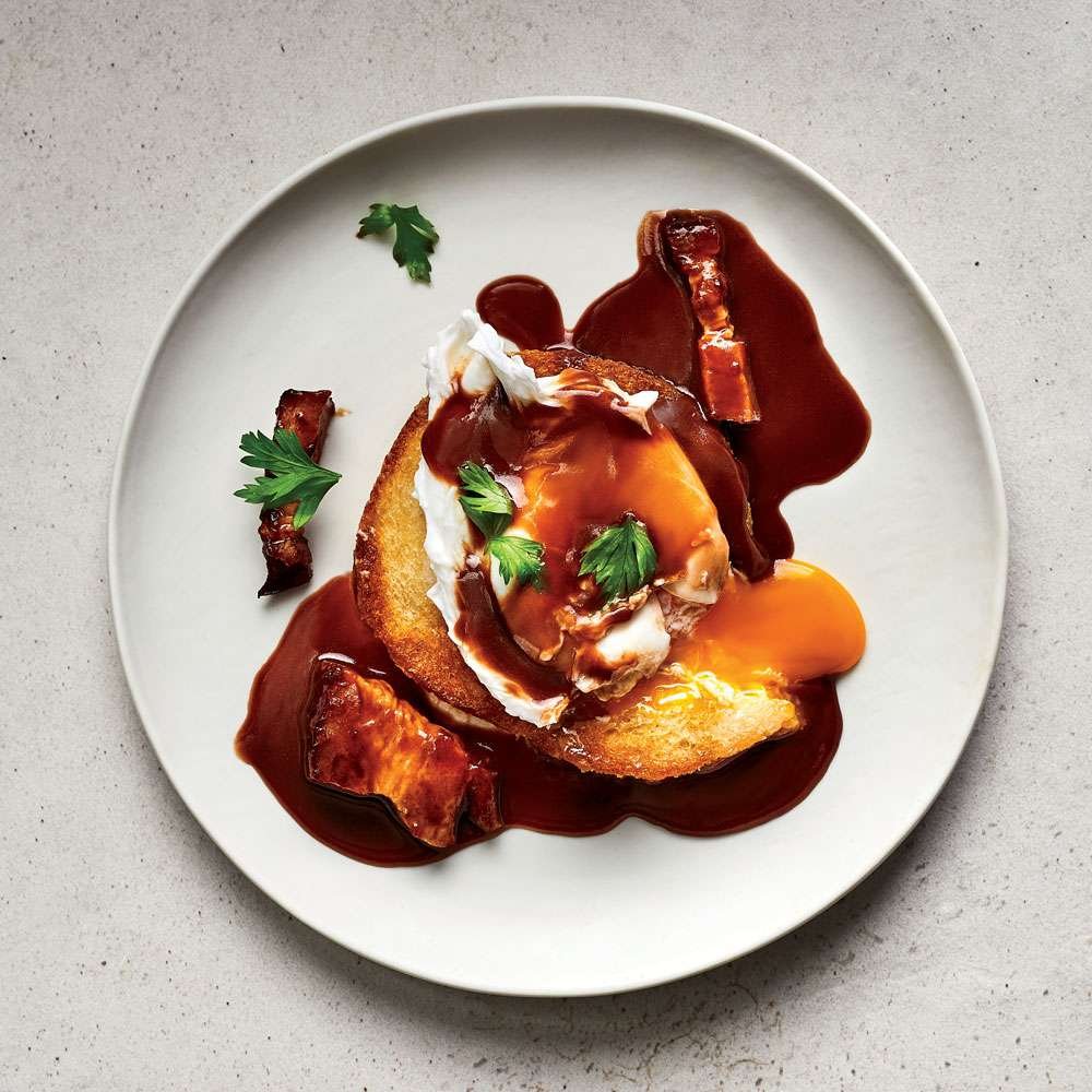 Poached Eggs with Red Wine Sauce