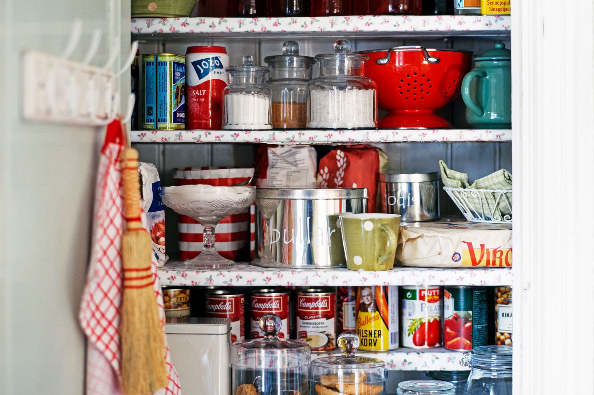12 Items You Should Never Store in Your Pantry, According to Chefs