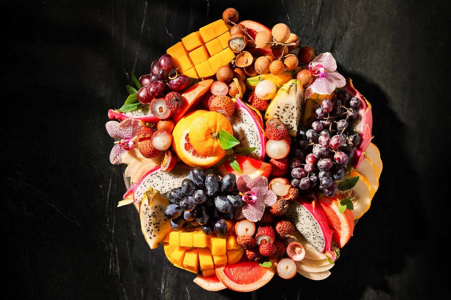 Move Over Charcuterie – Fruit Platters Are the Key to an Excellent Party