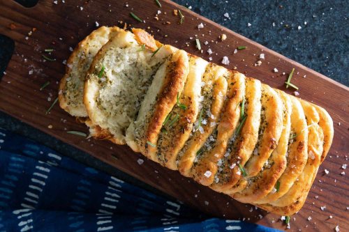 Pull-Apart Rosemary-Garlic Bread