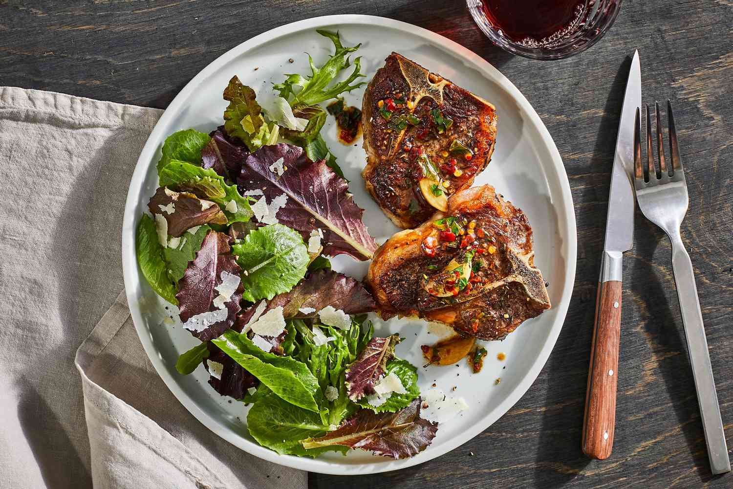 Lamb Chops Sizzled with Garlic