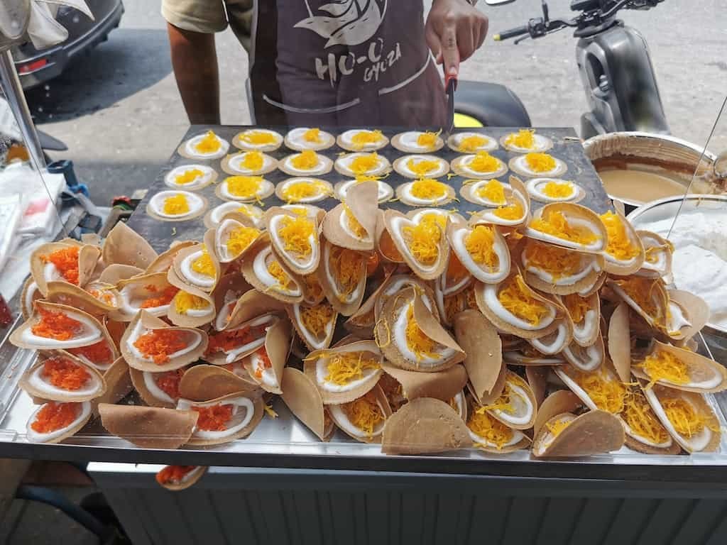 Must-Try Thai Snacks When In Thailand