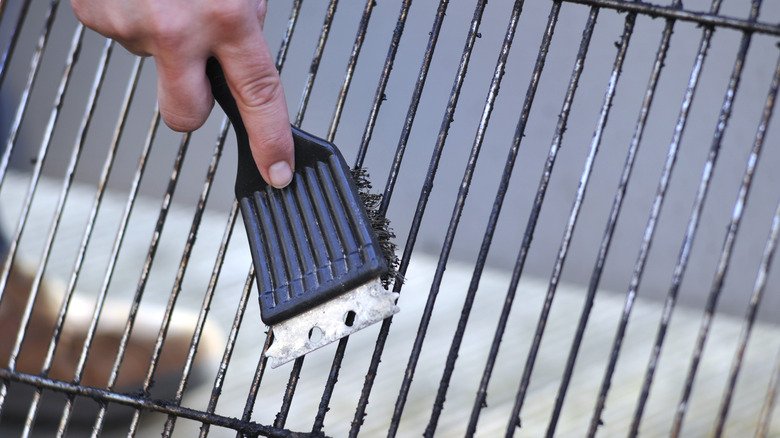 Skip The Scrub Brush And Clean Your Grill With An Onion