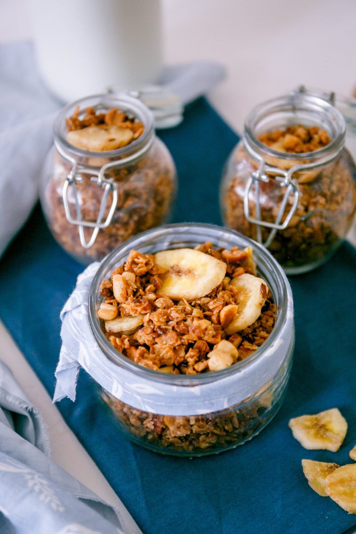 Delicious & Nutritious Homemade Banana Granola Recipe