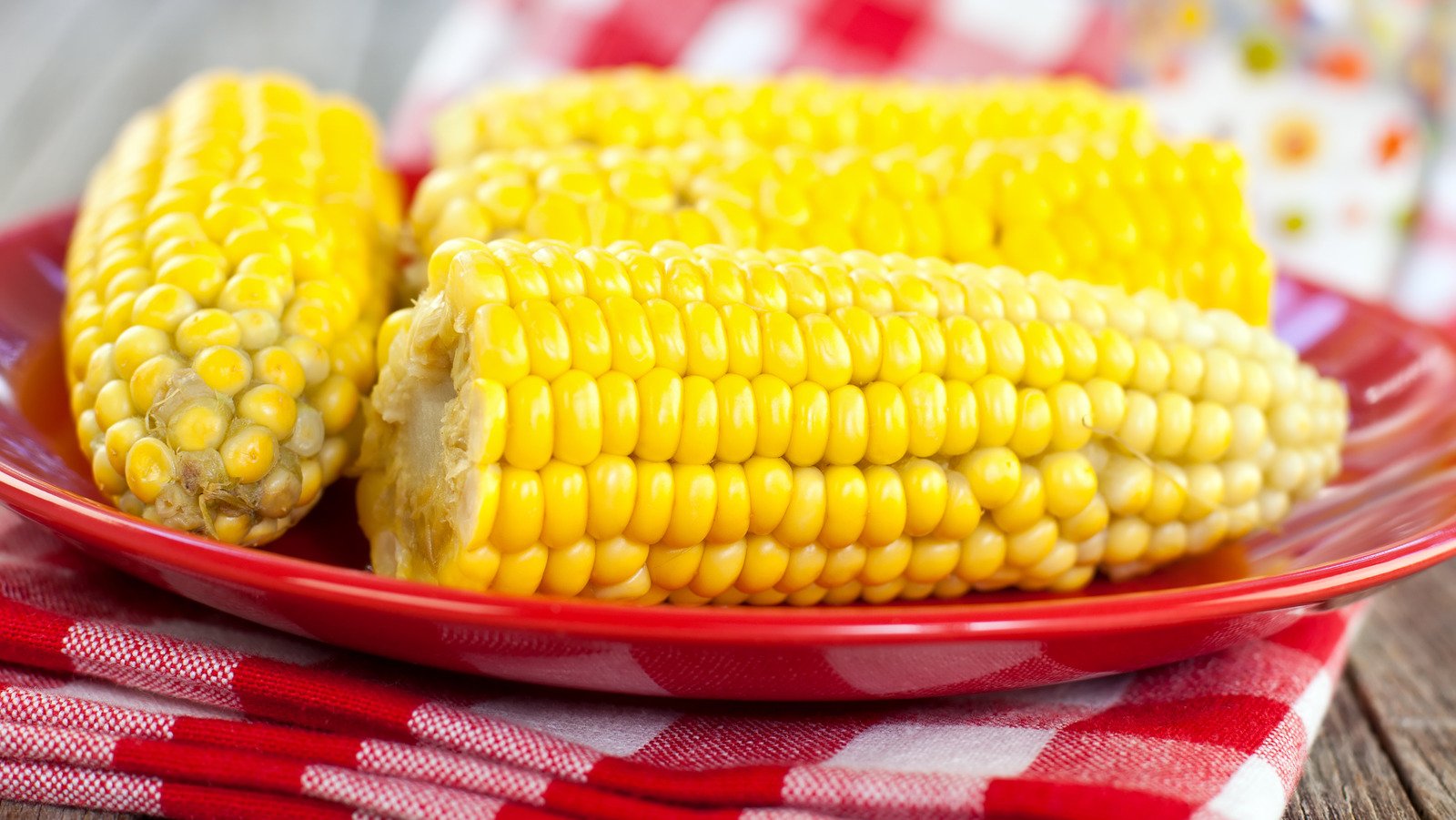 Why Boiling Corn With The Husk On Is A Game Changer - Food Republic