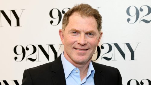 The Only 2 Ingredients Bobby Flay Uses To Season His Burgers