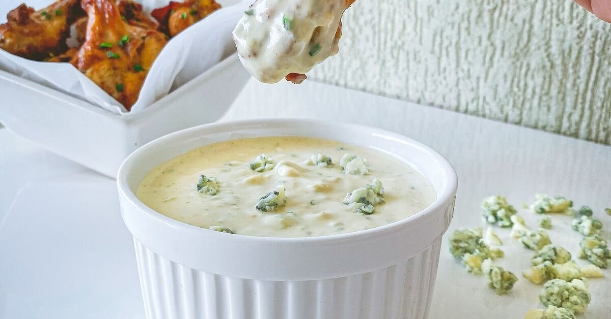 Chunky Creamy Blue Cheese Dressing